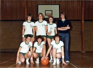 Akros Meisjes Junioren kampioen 1978/79. Staand vlnr Anita, Gerty, Celine, Marcel; gehurkt vlnr. Marjo, Cecile, Nellie,